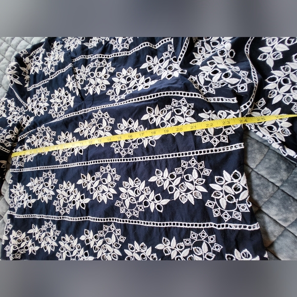 Chico's Navy and white blouse shirt top eyelet striped size 3/xl - Picture 7 of 10